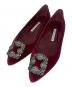 Manolo Blahnik（マノロブラニク）の古着「HANGISIFLAT ベルベット ビジューパンプス」｜ボルドー