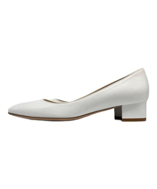 Manolo Blahnik（マノロブラニク）Manolo Blahnik (マノロブラニク) レザーパンプス ホワイト サイズ:361/2の古着・服飾アイテム