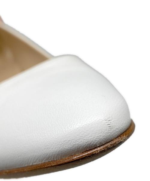 Manolo Blahnik（マノロブラニク）Manolo Blahnik (マノロブラニク) レザーパンプス ホワイト サイズ:361/2の古着・服飾アイテム