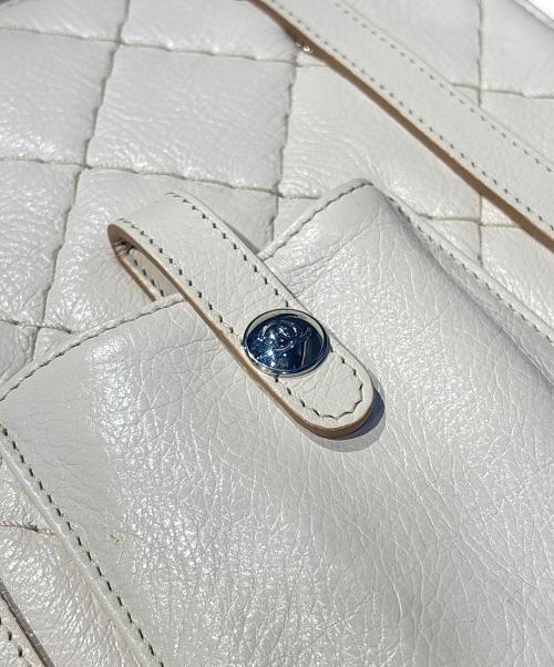 CHANEL（シャネル）CHANEL (シャネル) アイパッドバッグ アイボリーの古着・服飾アイテム