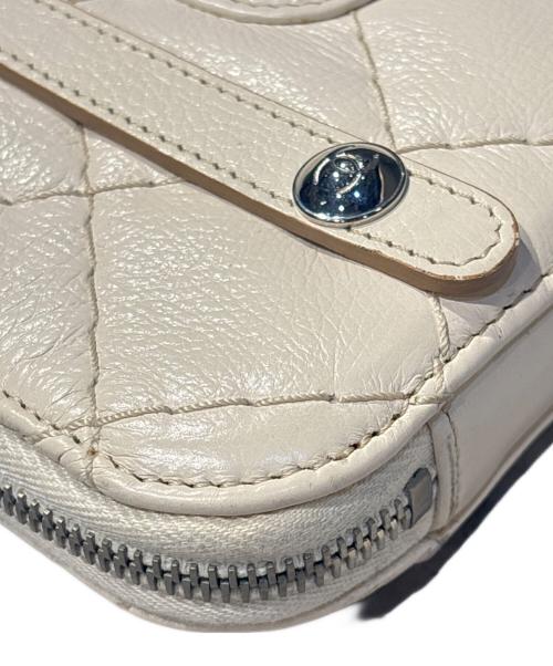 CHANEL（シャネル）CHANEL (シャネル) アイパッドバッグ アイボリーの古着・服飾アイテム