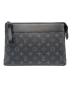LOUIS VUITTON（ルイ ヴィトン）の古着「	ポシェット・ヴォワヤージュスープル」｜ブラック
