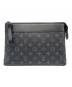 LOUIS VUITTON（ルイ ヴィトン）の古着「	ポシェット・ヴォワヤージュスープル」｜ブラック