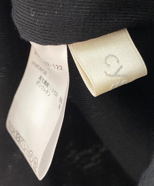 cygne（シーニュ）cygne (シーニュ) ショルダーオープンカットオフ カットソー ブラックの古着・服飾アイテム