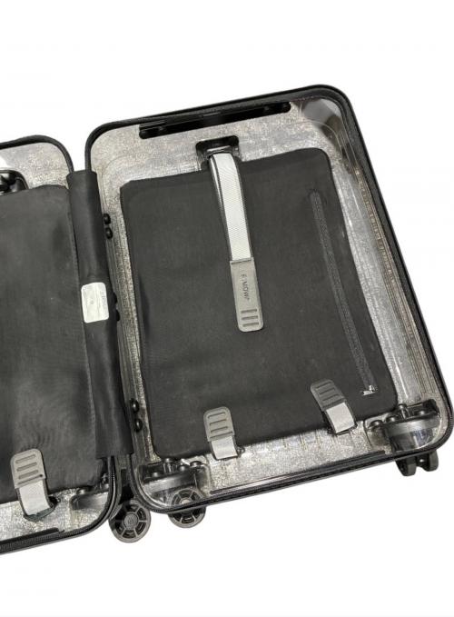RIMOWA（リモワ）RIMOWA (リモワ) OFFWHITE (オフホワイト) Essential53/シースルーキャビン37L ブラック×ホワイト サイズ:37Lの古着・服飾アイテム