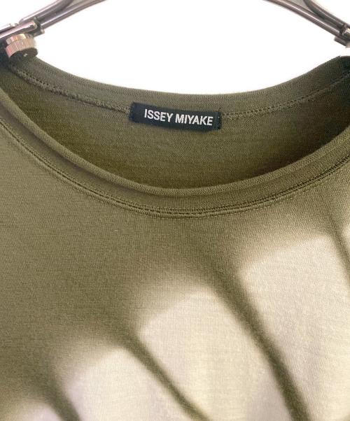 ISSEY MIYAKE（イッセイミヤケ）ISSEY MIYAKE (イッセイミヤケ) ニットロングスリーブカットソー カーキ サイズ:2の古着・服飾アイテム