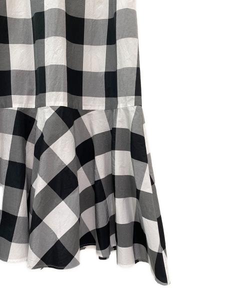 UNITED ARROWS TOKYO（ユナイテッドアローズトウキョウ）UNITED ARROWS TOKYO (ユナイテッドアローズトウキョウ) チェックノースリーブワンピース ホワイト×ブラック サイズ:36の古着・服飾アイテム