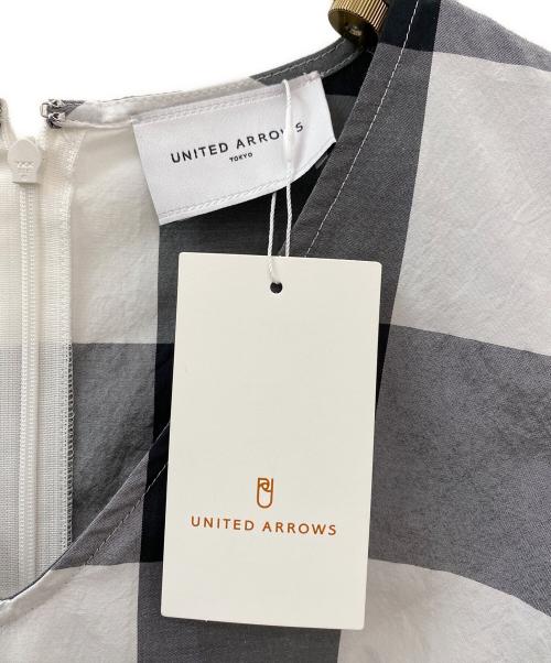 UNITED ARROWS TOKYO（ユナイテッドアローズトウキョウ）UNITED ARROWS TOKYO (ユナイテッドアローズトウキョウ) チェックノースリーブワンピース ホワイト×ブラック サイズ:36の古着・服飾アイテム
