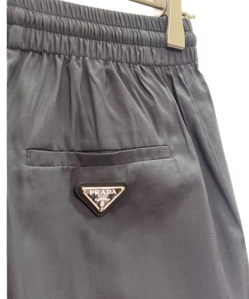PRADA（プラダ）PRADA (プラダ) トライアングルロゴ ナイロンパンツ  ネイビー サイズ:40の古着・服飾アイテム