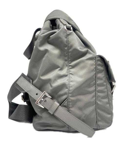 PRADA（プラダ）PRADA (プラダ) ミディアム Re-Nylon バックパック ライトグレーの古着・服飾アイテム