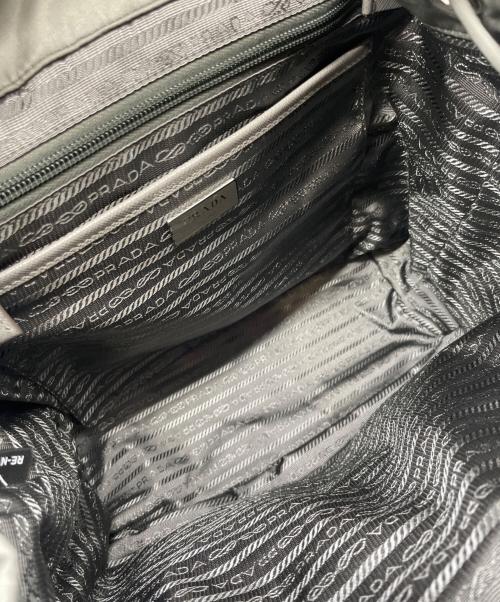 PRADA（プラダ）PRADA (プラダ) ミディアム Re-Nylon バックパック ライトグレーの古着・服飾アイテム