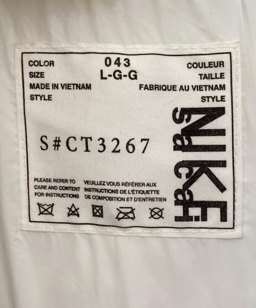 NIKE（ナイキ）NIKE (ナイキ) sacai (サカイ) ファー切替ダウンジャケット ホワイト サイズ:Lの古着・服飾アイテム