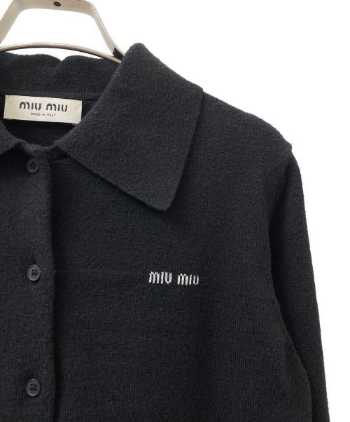 MIU MIU（ミュウミュウ）MIU MIU (ミュウミュウ) ロゴニット襟付きカーディガン ブラック サイズ:40の古着・服飾アイテム
