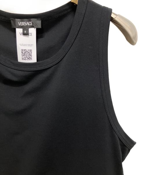 VERSACE（ヴェルサーチ）VERSACE (ヴェルサーチ) Greca Border cropped tank top ブラック サイズ:5の古着・服飾アイテム