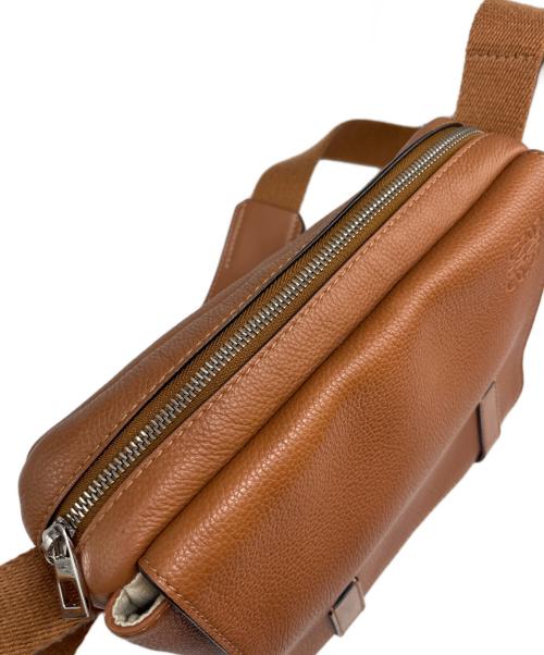 LOEWE（ロエベ）LOEWE (ロエベ) Military Messenger Bag In Soft Grained Calfskin ソフトグレインカーフスキン ミリタリー メッセンジャーバッグ/317.12AA72 ブラウンの古着・服飾アイテム