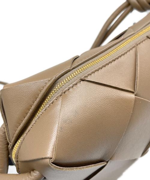 BOTTEGA VENETA（ボッテガベネタ）BOTTEGA VENETA (ボッテガベネタ) スモールカセットカメラバッグ ブラウン サイズ:-の古着・服飾アイテム