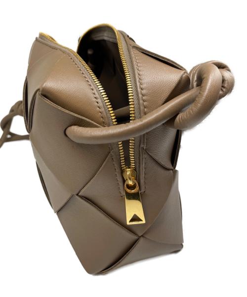 BOTTEGA VENETA（ボッテガベネタ）BOTTEGA VENETA (ボッテガベネタ) スモールカセットカメラバッグ ブラウン サイズ:-の古着・服飾アイテム
