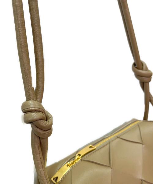 BOTTEGA VENETA（ボッテガベネタ）BOTTEGA VENETA (ボッテガベネタ) スモールカセットカメラバッグ ブラウン サイズ:-の古着・服飾アイテム