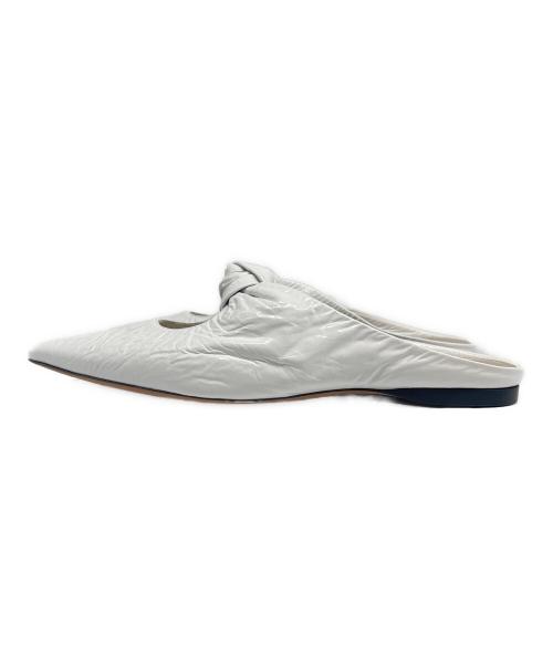 KHAITE（ケイト）KHAITE (ケイト) Patent Leather Pointed-Toe Mules ポインテッドトゥ パテントレザーミュール ホワイト サイズ:37の古着・服飾アイテム