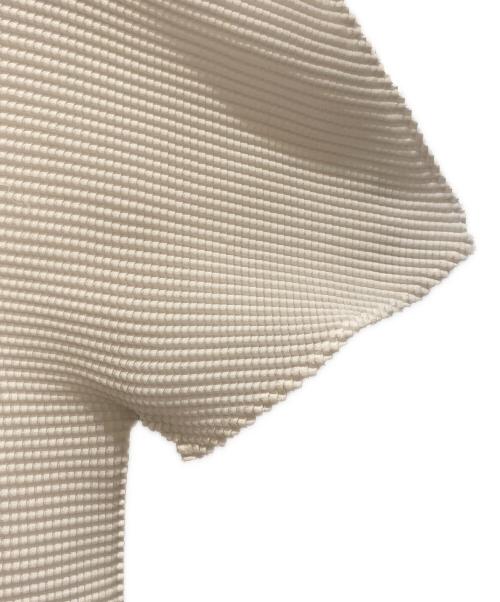 me ISSEY MIYAKE（ミーイッセイ ミヤケ）me ISSEY MIYAKE (ミーイッセイ ミヤケ) プリーツブラウス ホワイト サイズ:FREEの古着・服飾アイテム