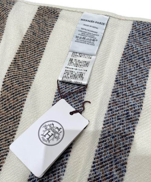 HERMES（エルメス）HERMES (エルメス) レザーパイピングカシミヤストール アイボリーの古着・服飾アイテム
