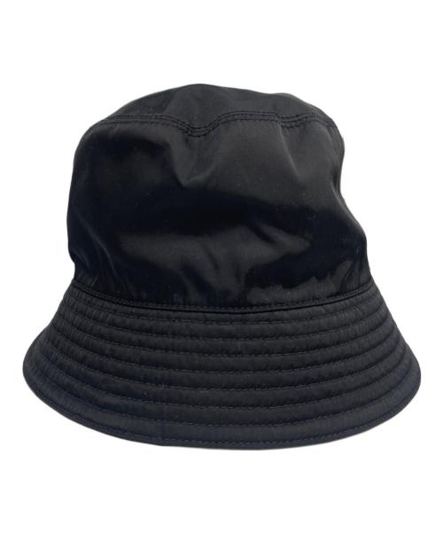 PRADA（プラダ）PRADA (プラダ) Re-Nylon Metal Triangle Logo Bucket Hat リナイロン メタルトライアングルロゴ バケットハット/1HC137 ブラック サイズ:Mの古着・服飾アイテム