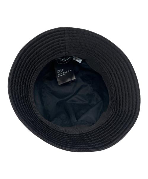 PRADA（プラダ）PRADA (プラダ) Re-Nylon Metal Triangle Logo Bucket Hat リナイロン メタルトライアングルロゴ バケットハット/1HC137 ブラック サイズ:Mの古着・服飾アイテム