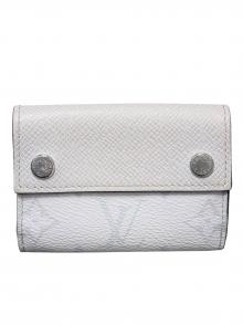 LOUIS VUITTON（ルイ ヴィトン）の古着「タイガラマ ディスカバリー コンパクト ウォレット」｜ライトグレー