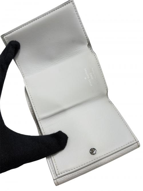 LOUIS VUITTON（ルイ ヴィトン）LOUIS VUITTON (ルイ ヴィトン) タイガラマ ディスカバリー コンパクト ウォレット ライトグレー サイズ:-の古着・服飾アイテム