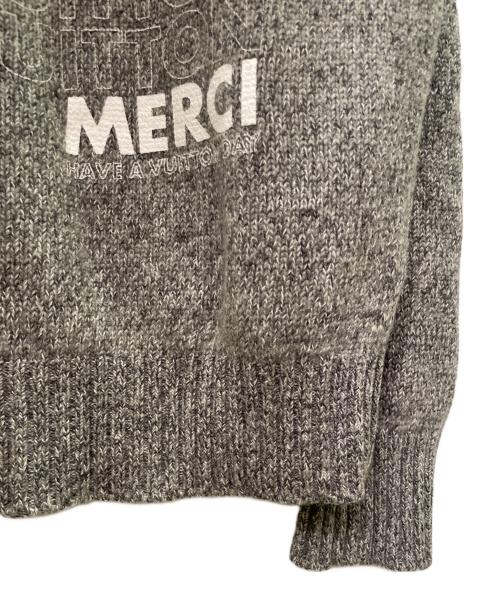 LOUIS VUITTON（ルイ ヴィトン）LOUIS VUITTON (ルイ ヴィトン) 18AW Logo Print Crewneck Knit Sweater ロゴプリント クルーネックニットセーター/RM182M GVL ライトグレー サイズ:Mの古着・服飾アイテム