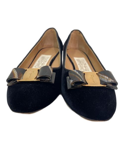 Salvatore Ferragamo（サルヴァトーレ フェラガモ）Salvatore Ferragamo (サルヴァトーレ フェラガモ) ヴァラリボンパンプス ブラック サイズ:7の古着・服飾アイテム