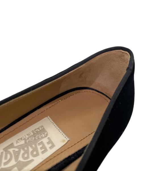 Salvatore Ferragamo（サルヴァトーレ フェラガモ）Salvatore Ferragamo (サルヴァトーレ フェラガモ) ヴァラリボンパンプス ブラック サイズ:7の古着・服飾アイテム