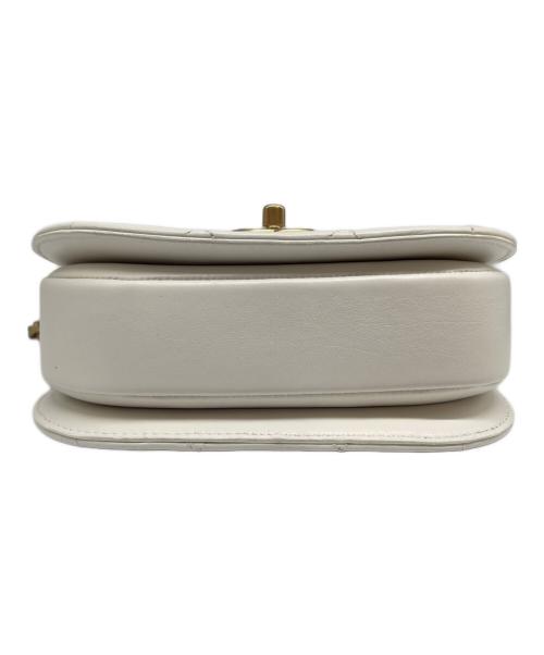 CHANEL（シャネル）CHANEL (シャネル) マトラッセ ラウンドムーン メッセンジャー ショルダーバック/Matelassé Round Moon Messenger Shoulder Bag/AS2484 ホワイトの古着・服飾アイテム