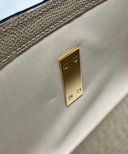 Valextra（ヴァレクストラ）Valextra (ヴァレクストラ) Mini Iside Bag イジィデ ミニ ベージュ サイズ:Mini/ミニの古着・服飾アイテム