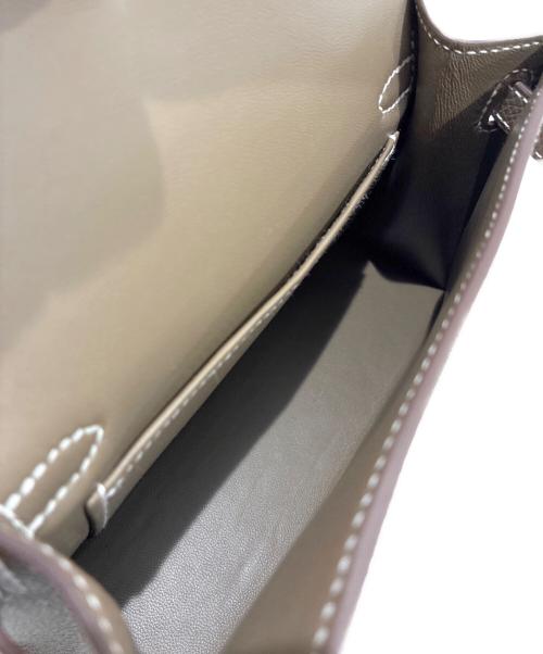 HERMES（エルメス）HERMES (エルメス) ミニケリー2 19/HERMÈS Mini Kelly II 19 Sellier Epsom Étoupe/エトゥープ エプソン B刻印 2023 ショルダーバッグ セリエ エトゥープの古着・服飾アイテム