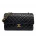 CHANEL（シャネル）の古着「Matelassé 25 Double Flap Chain Shoulder Bag/マトラッセ25 Wフラップチェーンショルダーバッグ」｜ブラック