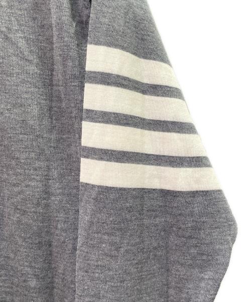 Thom Browne（トムブラウン）Thom Browne (トムブラウン) 4-Bar Merino Wool Crewneck Sweater 4-BAR メリノウール クルーネックニット/MKA002A-00014038 ライトグレー サイズ:2の古着・服飾アイテム