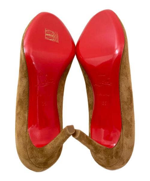 Christian Louboutin（クリスチャン・ルブタン）Christian Louboutin (クリスチャン・ルブタン) スウェードパンプス ベージュ サイズ:35の古着・服飾アイテム