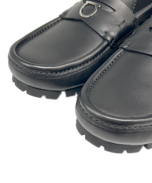 Ferragamo（フェラガモ）Ferragamo (フェラガモ) ガンチーニプレートレザーモカシンシューズ ブラック サイズ:7 1/2の古着・服飾アイテム