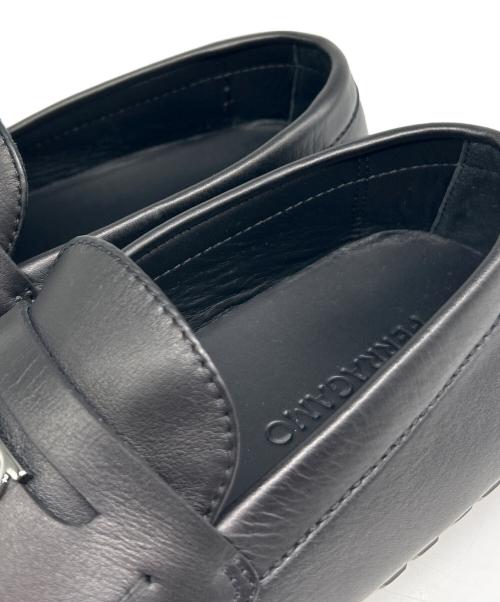 Ferragamo（フェラガモ）Ferragamo (フェラガモ) ガンチーニプレートレザーモカシンシューズ ブラック サイズ:7 1/2の古着・服飾アイテム