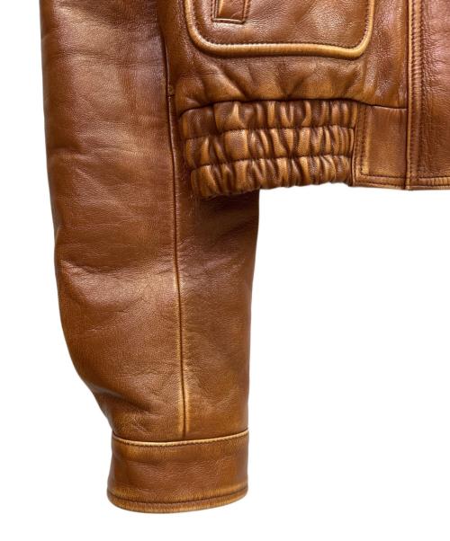 MIU MIU（ミュウミュウ）MIU MIU (ミュウミュウ) ナッパレザー クロップドボアカラージャケット/MPV958 ブラウン サイズ:38の古着・服飾アイテム