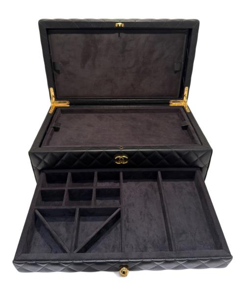 CHANEL（シャネル）CHANEL (シャネル) Matelassé Jewelry Box/マトラッセジュエリーボックスの古着・服飾アイテム