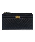 CHANELシャネル）の古着「シェブロンステッチ ジップ付ロングウォレット/A81254」｜ブラック