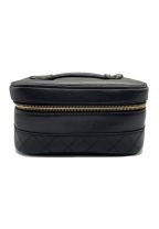 CHANELシャネル）の古着「バニティポーチ」｜ブラック