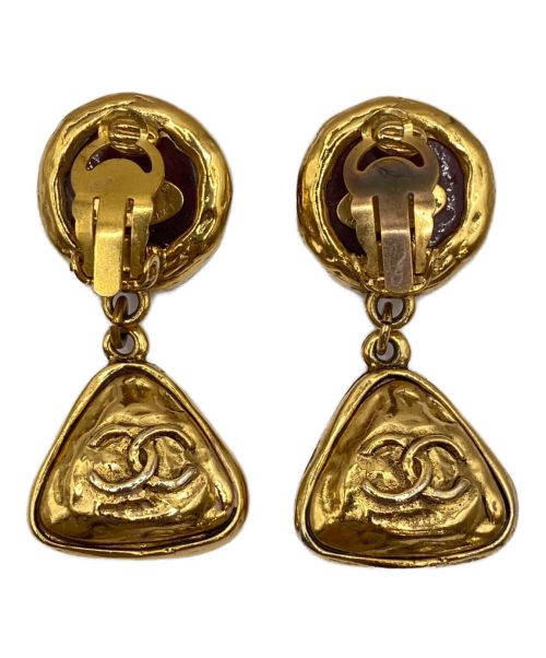 CHANEL（シャネル）CHANEL (シャネル) グリポアトライアングルココマークイヤリング レッド×ゴールド サイズ:-の古着・服飾アイテム