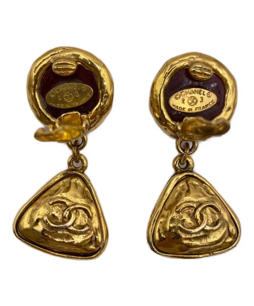 CHANEL（シャネル）CHANEL (シャネル) グリポアトライアングルココマークイヤリング レッド×ゴールド サイズ:-の古着・服飾アイテム