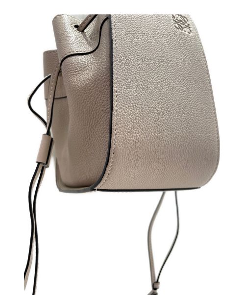 LOEWE（ロエベ）LOEWE (ロエベ) ミニドローストリングハンモックバッグ サンド サイズ:ミニの古着・服飾アイテム
