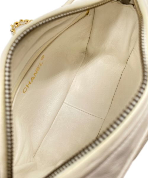 CHANEL（シャネル）CHANEL (シャネル) タッセルショルダーバッグ ホワイト サイズ:-の古着・服飾アイテム