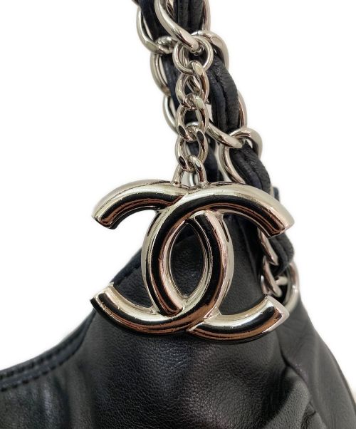 CHANEL（シャネル）CHANEL (シャネル) ココチャームチェーンギャザーショルダーバッグ ブラック×シルバー サイズ:-の古着・服飾アイテム