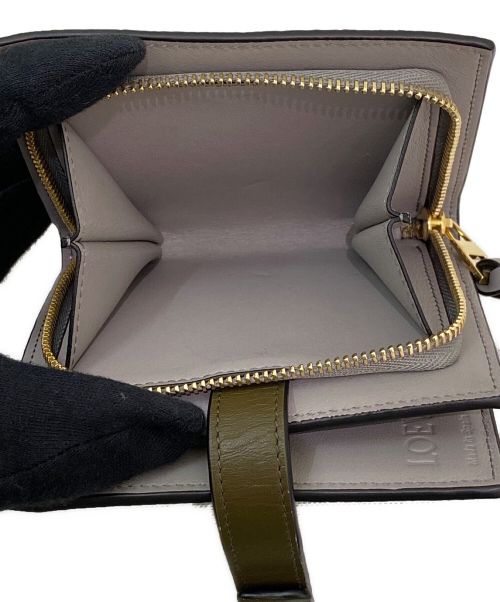 LOEWE（ロエベ）LOEWE (ロエベ) コンパクト ジップウォレット ローレルグリーン/ダークカーキグリーンの古着・服飾アイテム